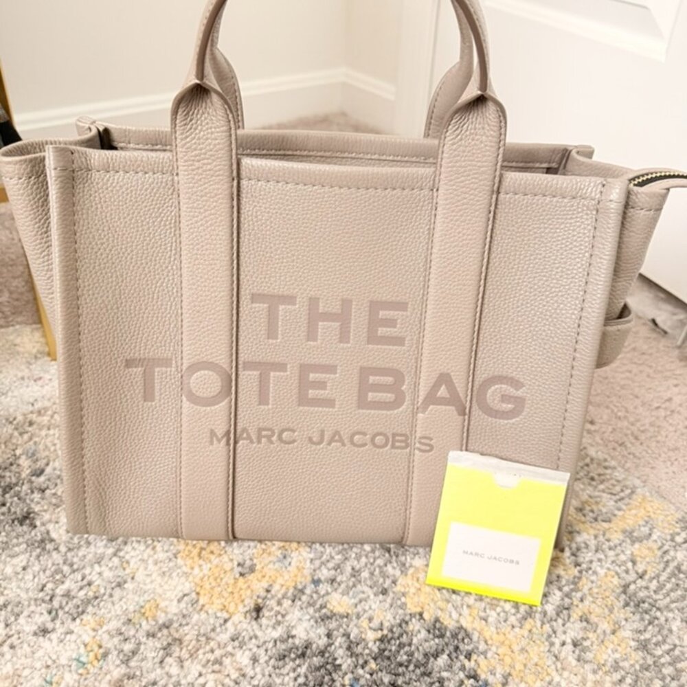 D8: Marc Jacobs Tote Bag (MEDIUM)